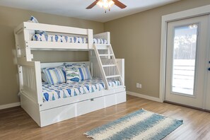 2 Schlafzimmer, Bügeleisen/Bügelbrett, kostenloses WLAN, Bettwäsche