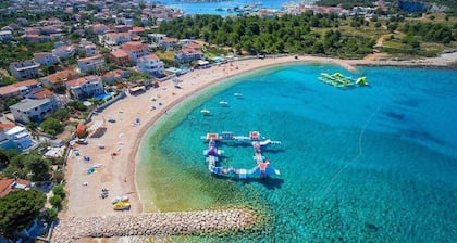 Beautiful 2-bedrooms Apartment in Rogoznica