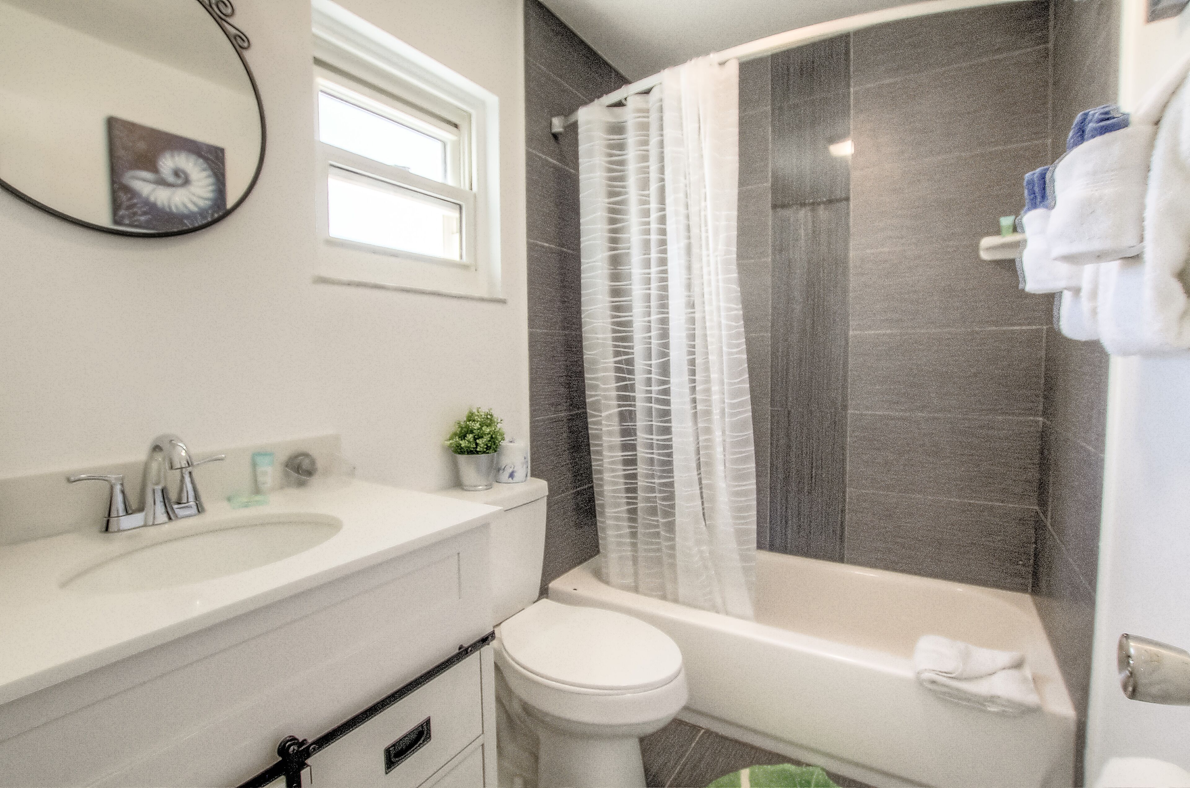 Photo - Holiday Inn Express & Suites Oceanfront Daytona Beach Shores by IHG