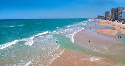 Daytona Shores Inn & Suites