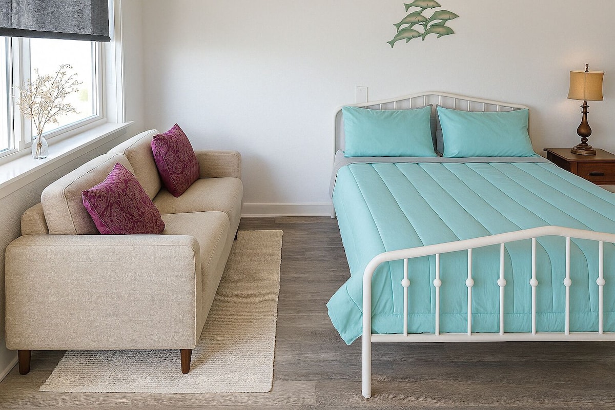 1 bedroom, Egyptian cotton sheets, premium bedding, pillowtop beds