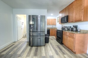 Family Condo, Multiple Beds, 2 Bathrooms, Ocean View | Private kitchen