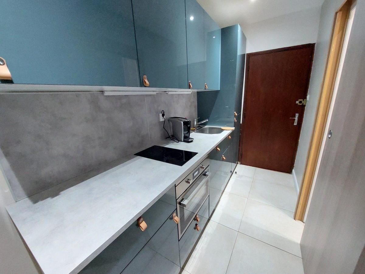 Kjøleskap, mikrobølgeovn, ovn og oppvaskmaskin