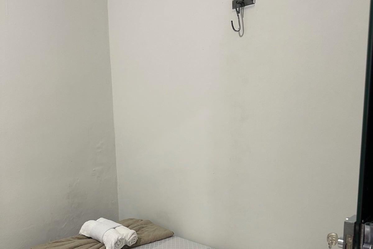 Eenvoudig huis | 1 slaapkamer, een laptopwerkplek, een strijkplank/strijkijzer
