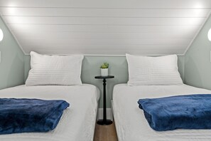 4 Schlafzimmer, Zimmersafe, Bügeleisen/Bügelbrett, Reisekinderbett