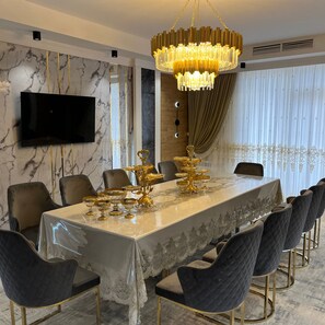 Luxury Apartment, Mixed Dorm | 4 bedrooms, free WiFi