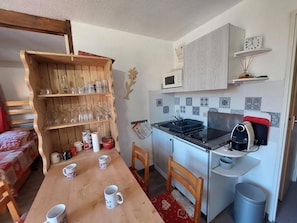 Fridge, microwave, coffee/tea maker, toaster