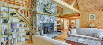 Pocono Dog-Friendly Home on River