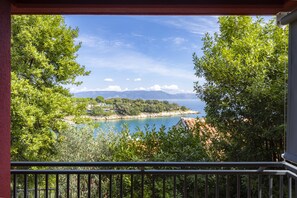 Property grounds - Apartment mit Wunderschönem Meerblick nur 5 Minuten vom Strand Entfernt (Sveta Marina)