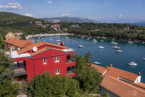 Marina - Apartment mit Wunderschönem Meerblick nur 5 Minuten vom Strand Entfernt (Sveta Marina)