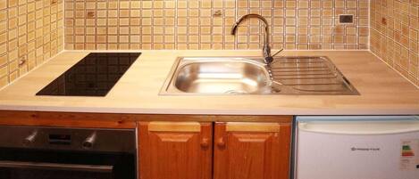 冰箱、微波炉、茶具/咖啡用具