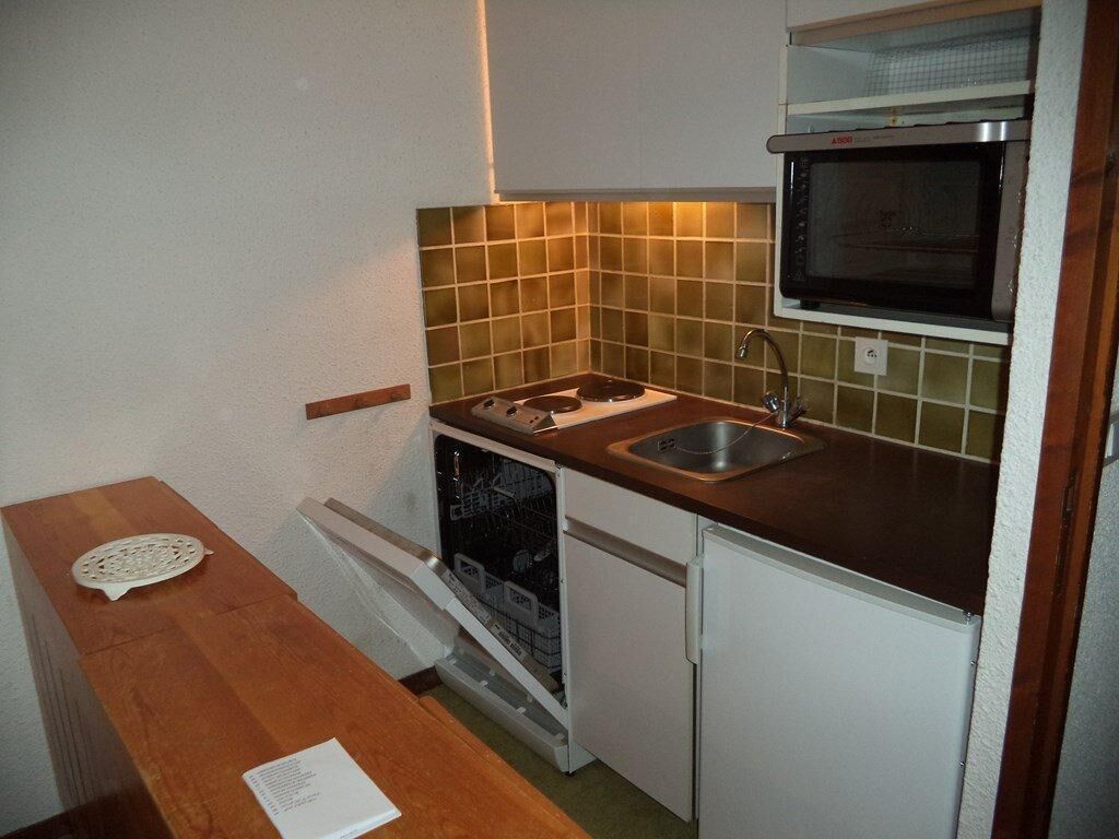 Oven, dishwasher, coffee/tea maker