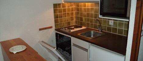 Oven, dishwasher, coffee/tea maker