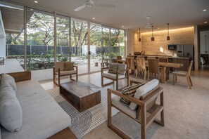 Living area - Luxury Villa close to the beach with broad outdoor and garden space (Provincia de Guanacaste)