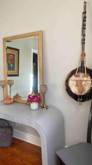 Interior - Stylish boho-chic bungalow retreat downtown Durham..

 (Durham)