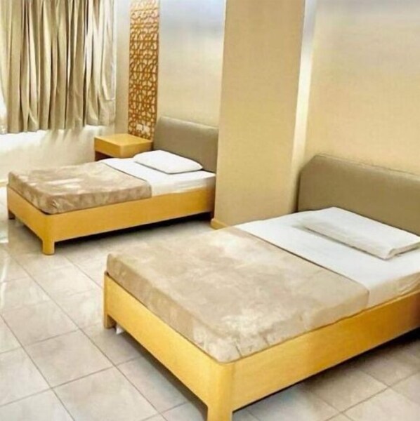 WiFi, bed sheets, wheelchair access