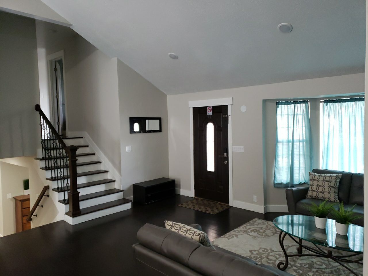Close to Ski Resorts and other attractions! Family-friendly! BIg Rooms!
