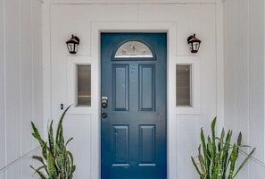 Exterior detail - The Cozy House by Mayo (Jacksonville)