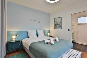 3 slaapkamers, een strijkplank/strijkijzer, reisbedje, wifi