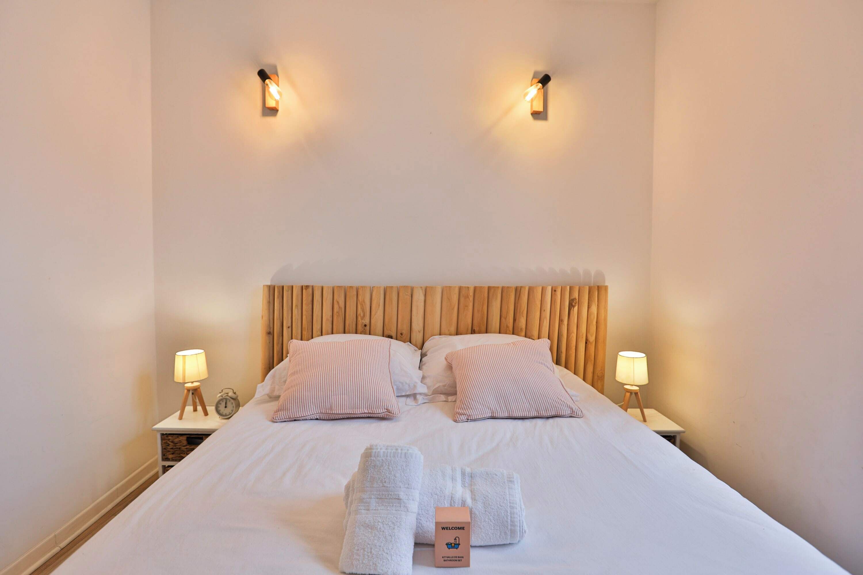 2 habitaciones, escritorio, tabla de planchar con plancha y wifi 