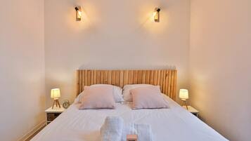 2 Schlafzimmer, Schreibtisch, Bügeleisen/Bügelbrett, WLAN