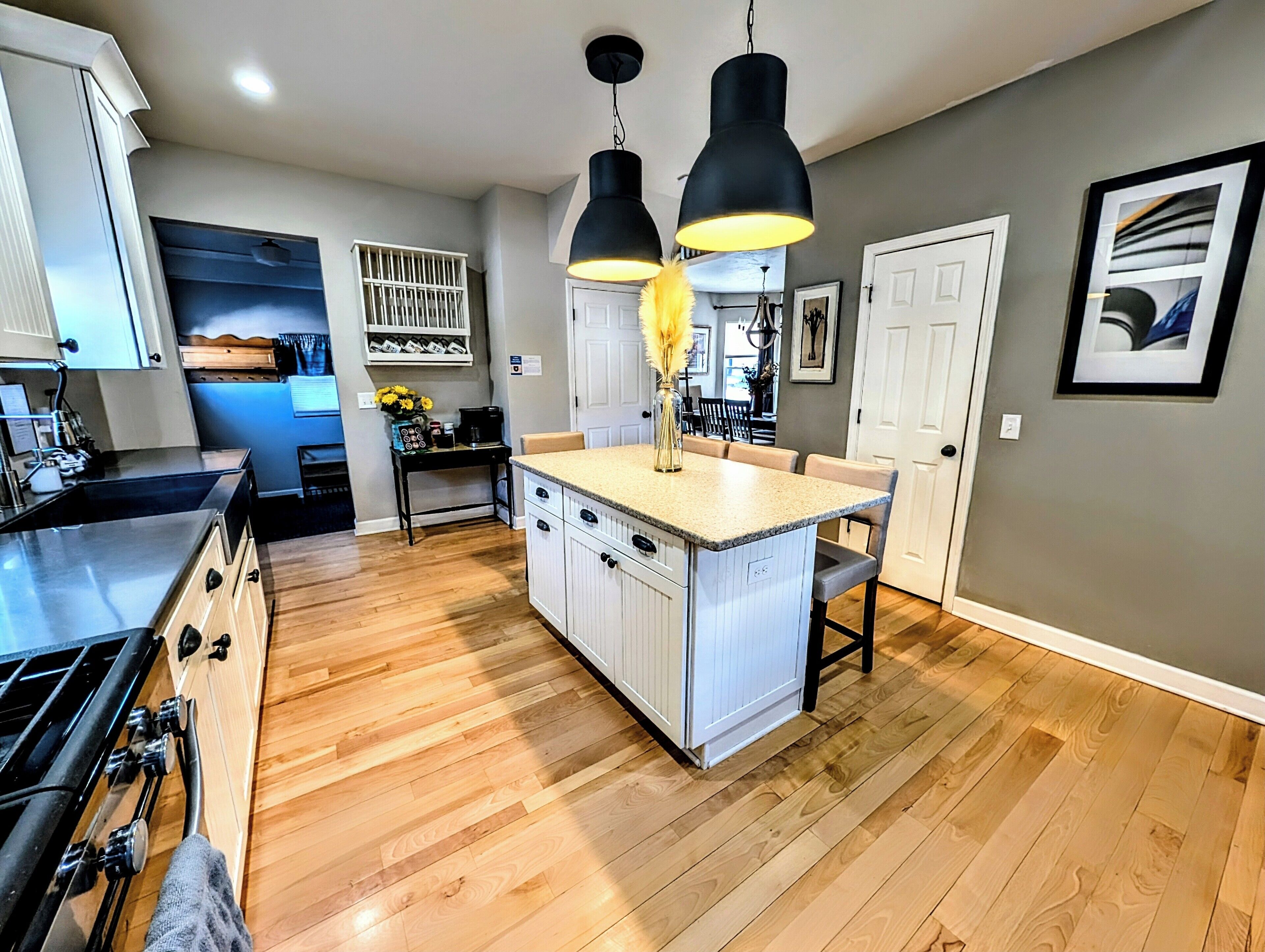 ثلاجة، ميكروويف، فرن، موقد طهي مسطح