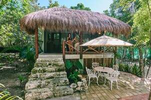 Honeymoon Studio Suite | Premium bedding, down comforters, Select Comfort beds, in-room safe