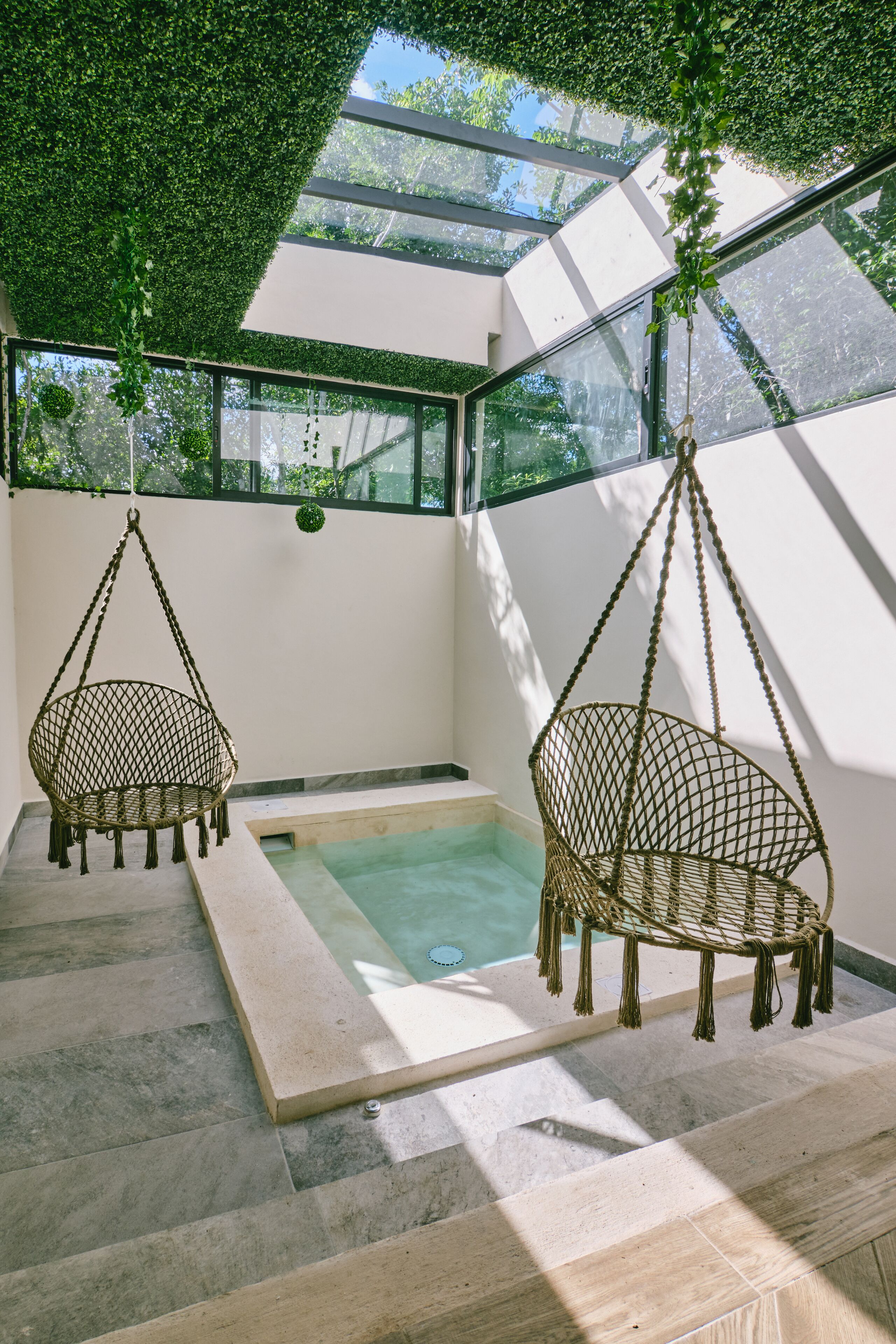 Piscine couverte, piscine extérieure