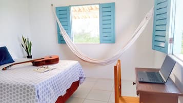 1 bedroom, desk, travel cot, free WiFi