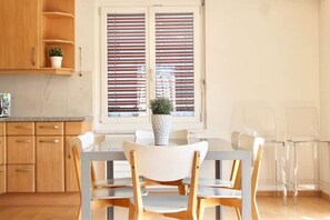 Dining - Swiss Tranquility Suites - Apartment 1
 (Aarau)