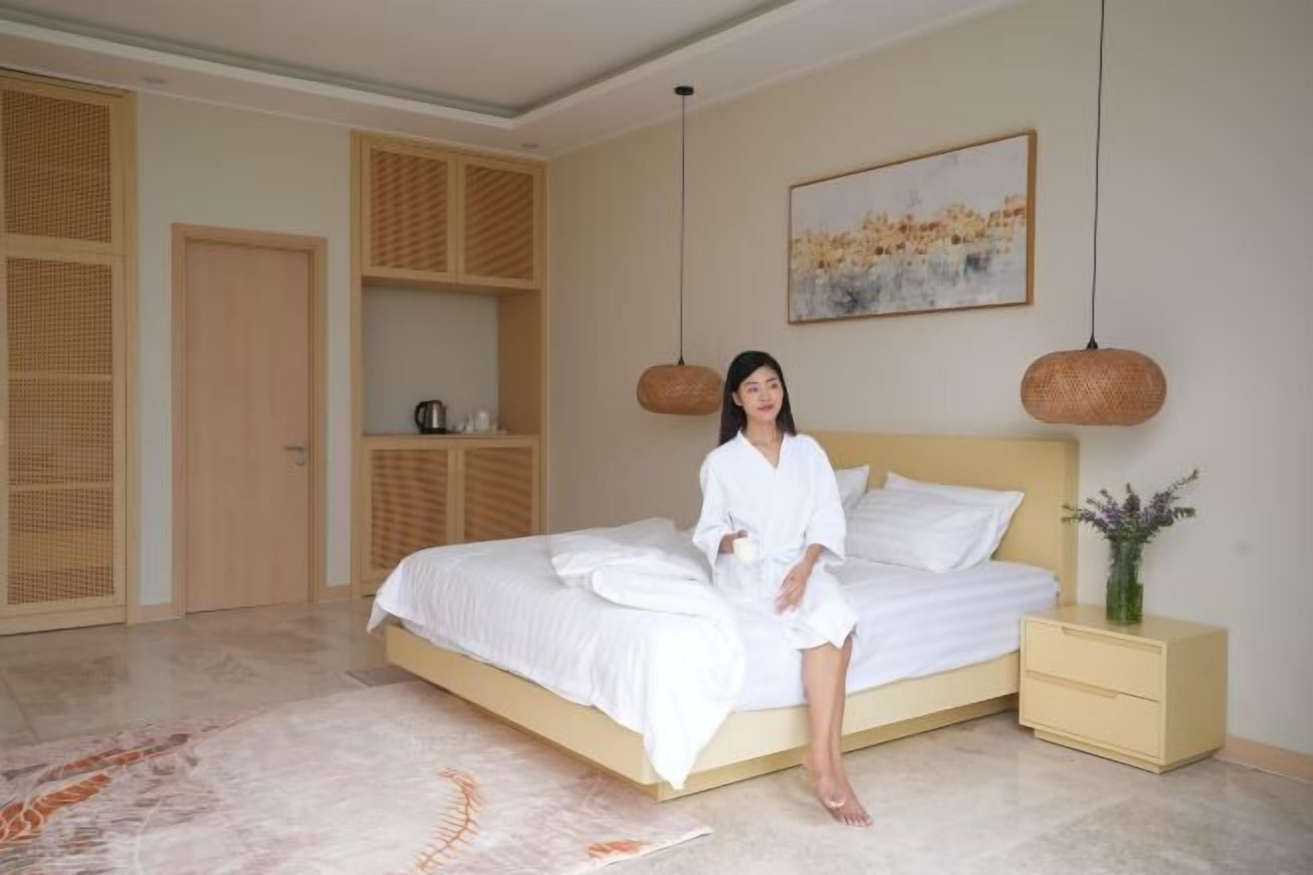 Memory-foam beds, individually decorated, individually furnished