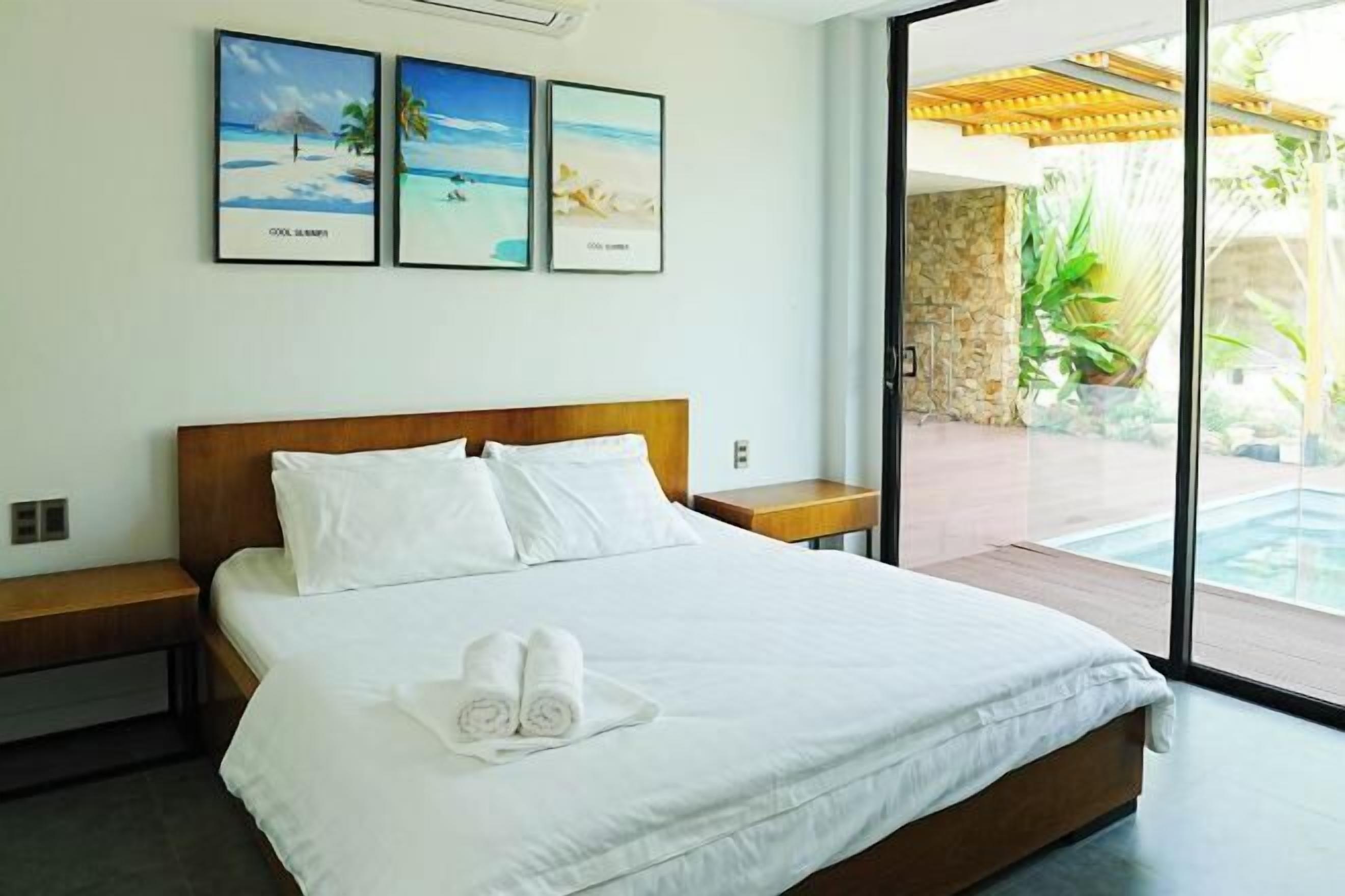 Memory-foam beds, individually decorated, individually furnished