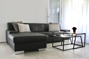 Smart TV - Swiss Suites - Apartment 1 - Ground Floor (Aarau)