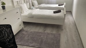 3 bedrooms, desk, iron/ironing board, free WiFi - Swiss Suites - Apartment 1 - Ground Floor (Aarau)