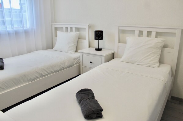 3 bedrooms, desk, iron/ironing board, free WiFi