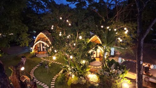 Luxury Modern Cabin in Bulacan w/ Pool Near Manila 2 

