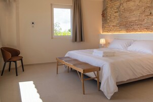 Classic Suite | Minibar, in-room safe, free WiFi