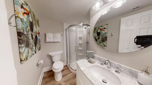 Hårføner og håndklær