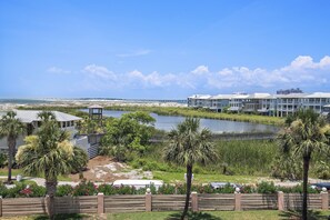 Property grounds - FULL RENOVATION COMPLETED APRIL 2024! 1 FREE BEACH CHAIR SET UP DAILY! (Destin)