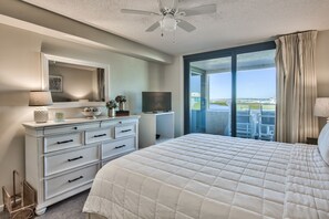 3 bedrooms, iron/ironing board, free WiFi, bed sheets - Recently Updated, Comfortable and Spacious! Stunning Jetty Views at Jetty East! (Destin)