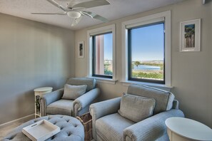 Smart TV - RECENTLY UPDATED COMFORTABLE AND SPACIOUS! STUNNING JETTY VIEWS! 1 FREE BEACH CH (Destin)