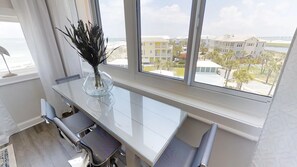 Dining - BEST VIEWS OF THE GULF OF MEXICO AND THE JETTIES! 1 FREE BEACH CHAIR SET UP DAIL (Destin)