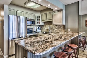 Refrigerador, microondas, horno, lavavajillas