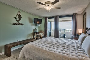 3 bedrooms, desk, iron/ironing board, free WiFi - SPACIOUS 3 BEDROOM UNIT! 1 FREE BEACH CHAIR SET UP DAILY! (Destin)