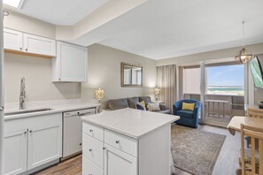 Smart TV, DVD player - SUNSET JETTY VIEW! ENJOY 1 FREE BEACH CHAIR SET UP & UMBRELLA EACH DAY (Destin)