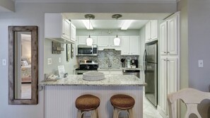 Fridge, microwave, oven, dishwasher - SUNSET JETTY VIEW! ENJOY 1 FREE BEACH CHAIR SET UP & UMBRELLA EACH DAY (Destin)