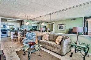 Smart TV - SUNRISE GULF VIEW/BEACH FRONT UNIT! ENJOY 1 FREE BEACH CHAIR SETUP UP EACH DAY! (Destin)