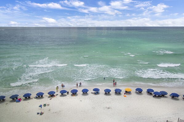 On the beach - GULF VIEW/BEACH FRONT UNIT! ENJOY 1 FREE BEACH CHAIR SETUP UP EACH DAY! (Destin)