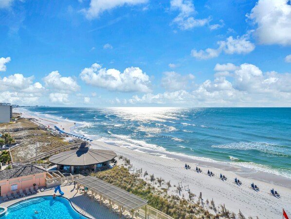 On the beach - SUNRISE GULF VIEW/BEACH FRONT UNIT! ENJOY 1 FREE BEACH CHAIR SETUP UP EACH DAY! (Destin)