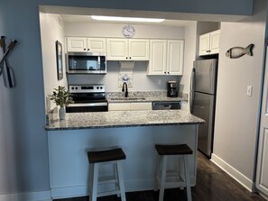 冷蔵庫、電子レンジ、オーブン、食器洗い機